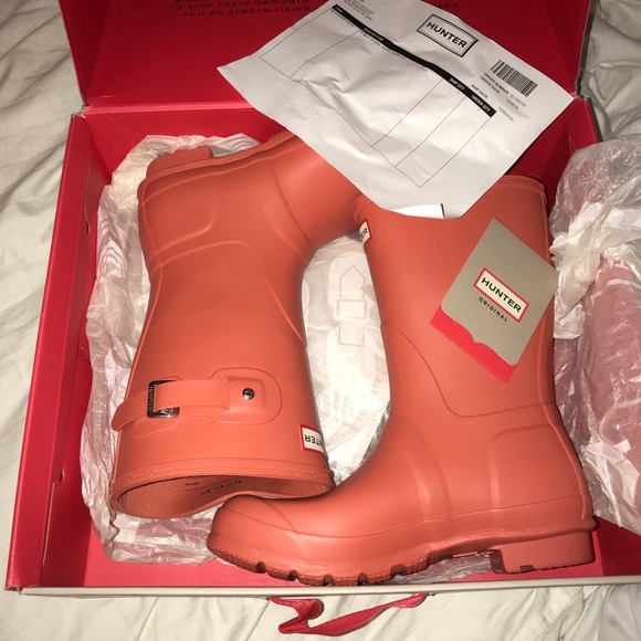✨*NEW* HUNTER BOOTS* - Picture 2 of 3